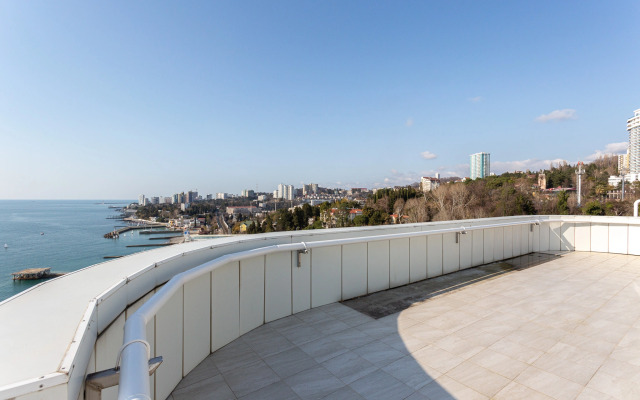 Квартира трехкомнатная с видом на море