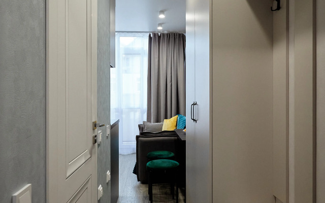 V Zhk Rezident s Balkonom Apartment