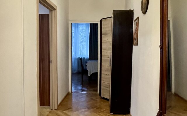 2-Kom Kvartira Naprotiv Kievskogo Vokzala Flat