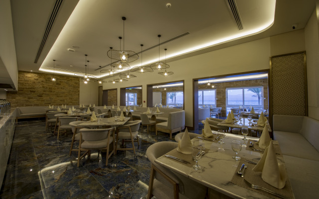 Luxotel Aqaba Beach Resort & Spa Hotel