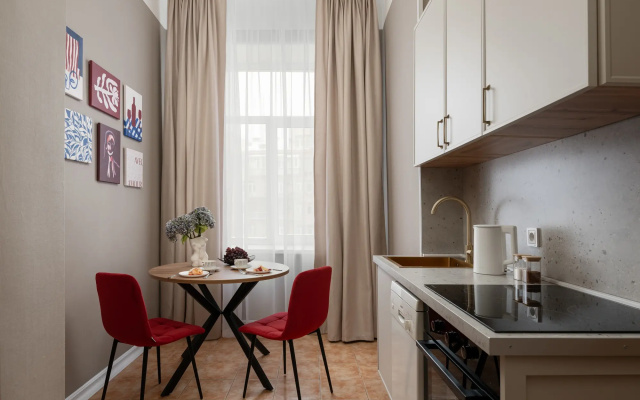 Gm Apartments Prostornaya Kvartira S Tremya Spalnymi I Balkonom S Vidom Na Teatr Estrady Flat