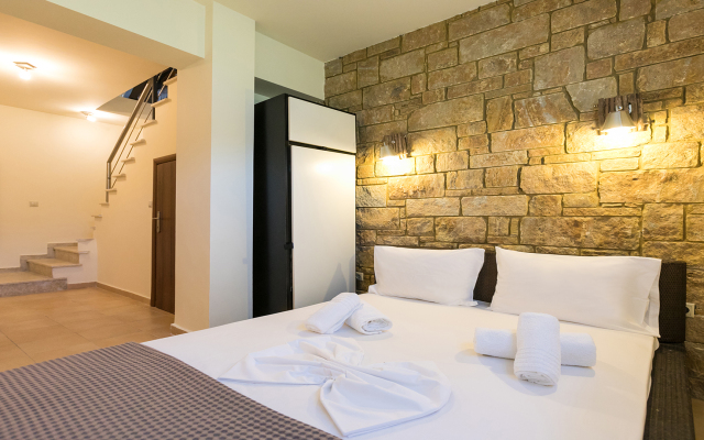 Inuit II Luxury Pool Villa Sani