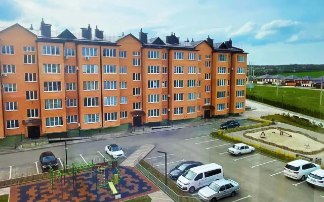 Apartamenty Kvartira uutnaa s sport plosadkoj vo dvore