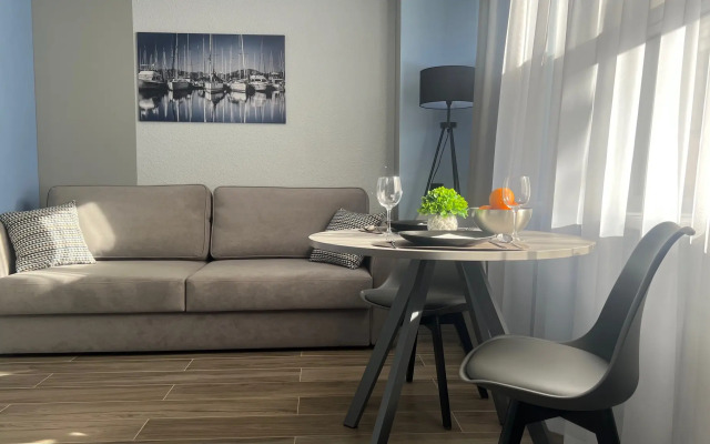 U Chasovoy Bashni Golubye Apartments