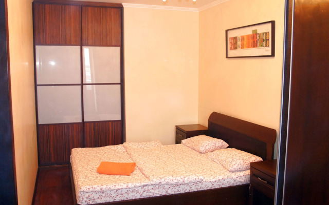 Квартира 2х-комнатная с евро-ремонтом