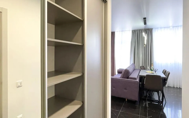 Апартаменты-студия улучшенная с кроватью, двуспальным диваном и балконом, 16 этаж