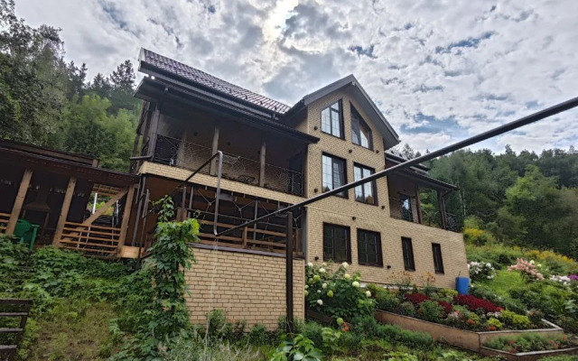 Radevichi Guest House