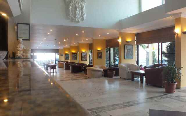 Tuntas Beach Hotel Altinkum