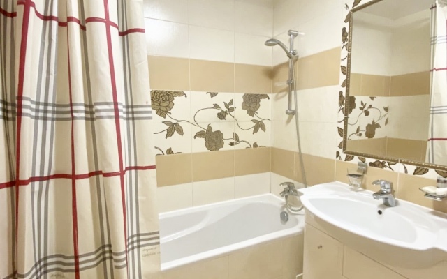 Na Tolbukhina 6 Apartments