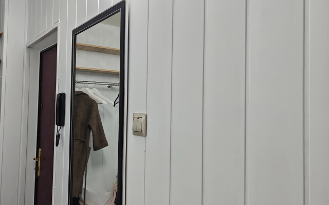 U Muzeya Yantarya Flat