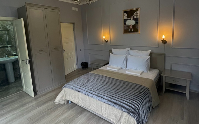 7 Street Mini-Hotel