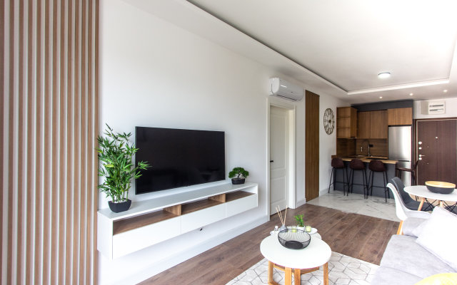 Lion Apartment in Elia Residence Flat
