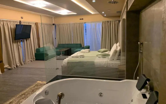 Albanopolis Hotel