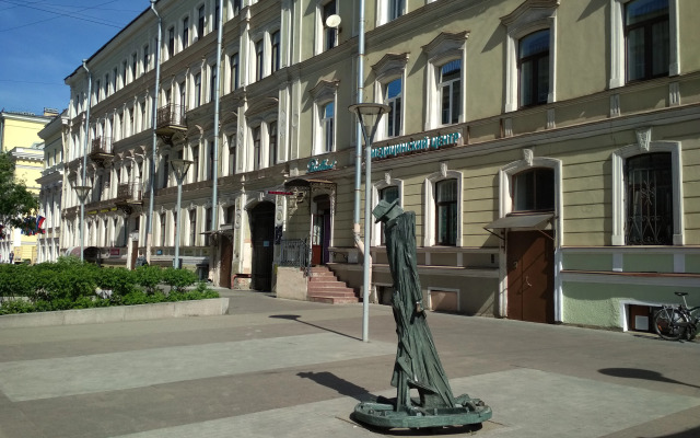 Prostornaya Uyutnaya v Tsentre Flat
