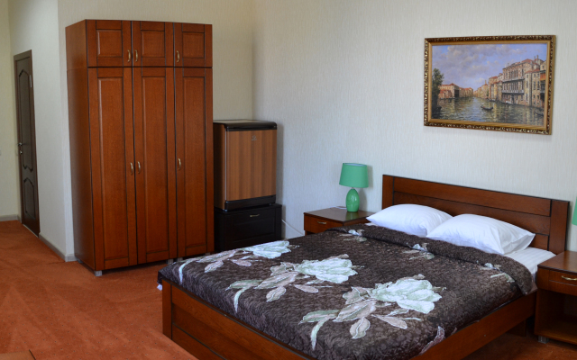 Lazurit Hotel