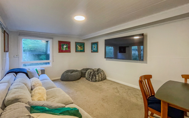 Отель Kinloch Wilderness Retreat