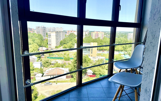 Двухкомнатная квартира сети "PanApartments" с панорамным видом на город