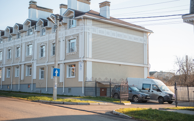 Na Naberezhnoy Apartments