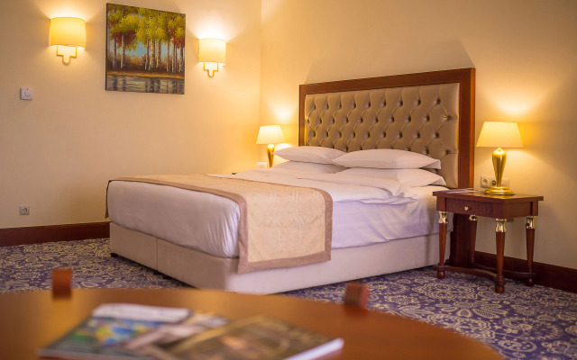 Hotel Ramada by Wyndham Almaty