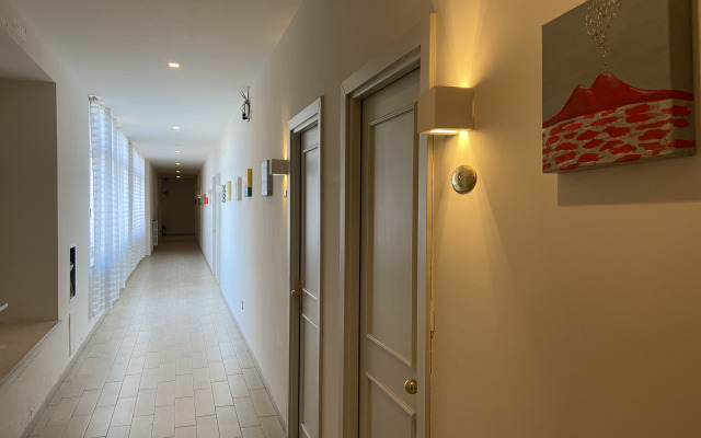 Up Hotel