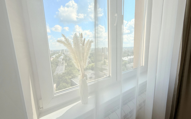 Квартира на 18 этаже (5 минут до центра)