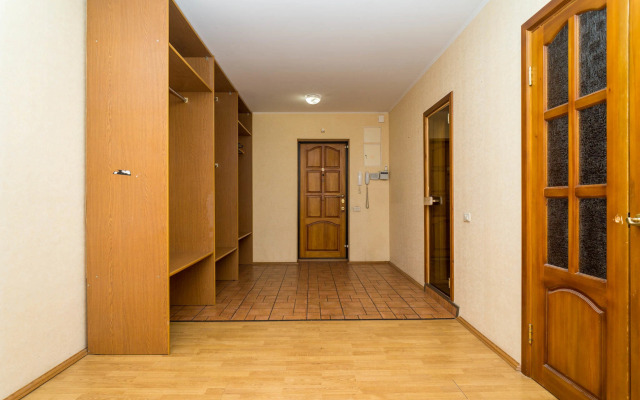 Na Ulitse Dovatora 42V Flat