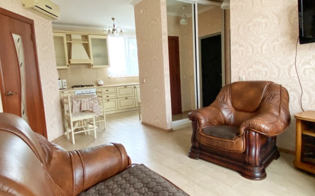 Yevrotreshka Solnechnaya Flat