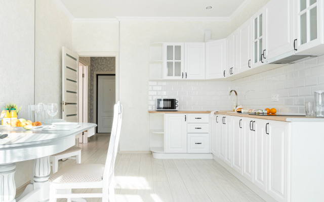 Апартаменты на 17 этаже в светлых тонах с видом на ЖК Тургенев , ФМР, Smart TV, комфорт и стиль by Depart Apart