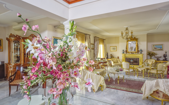 Ellania Villa