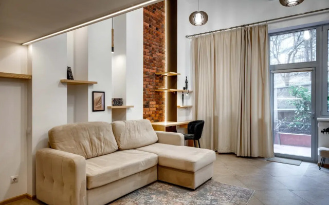 Surname Deluxe Apartments 14