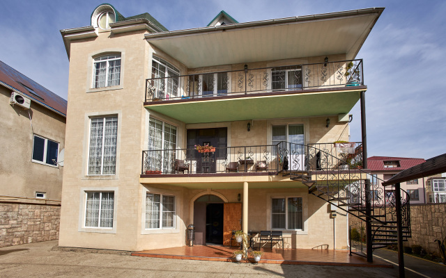 V Siriuse Guest House