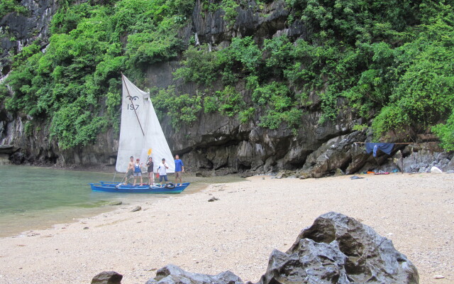 CAT BA GUIDE Guest House