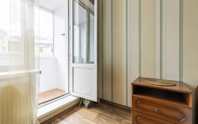 Apartment 3 Bedrooms 2 Bathrooms 8 Guests
