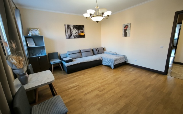 Апартаменты на 8-м этаже в центре, 70 кв. м.