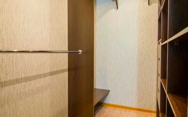 Apartamenty 5 Nochey Karaulnaya 48 Apartments