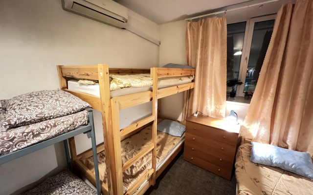 V Pitere Zhit' Hostel