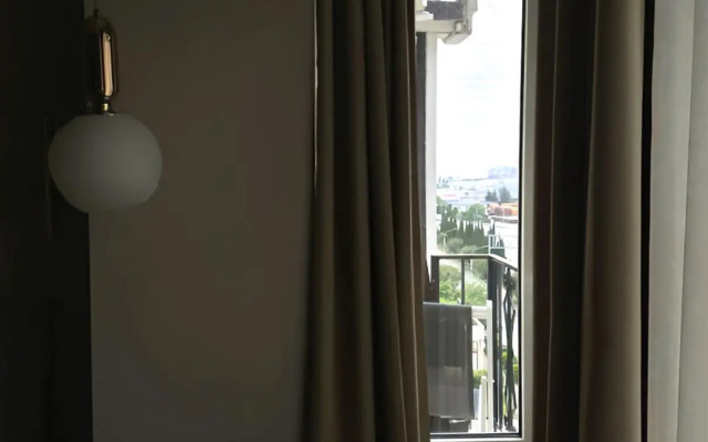 Dvuhmestniye na Vtoroy Beregovoy Linii Apartments