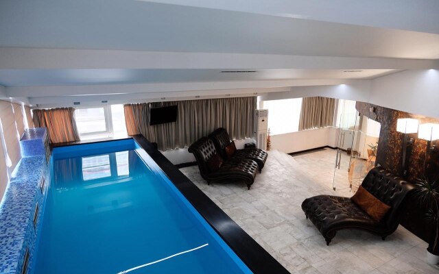 Pentkhaus Na Prospekte Mira Apartments