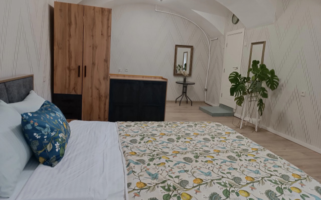 Neobychnye Na Lomonosova 16 Apartments