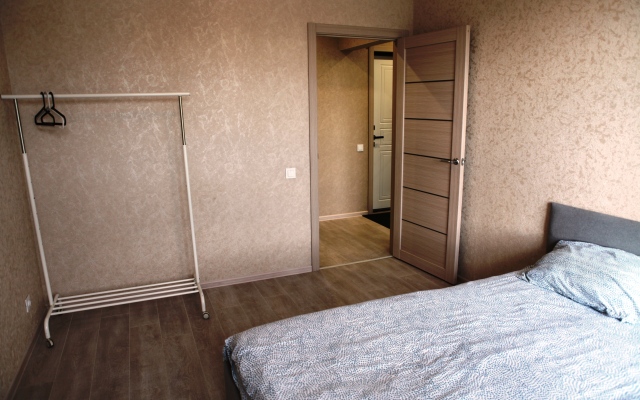 Апартаменты DLH - Трехкомнатные у дендропарка Синягина