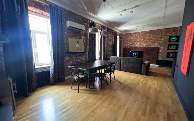 3-kh komnatnye apartamenty v stile loft v samom tsentre Apartments