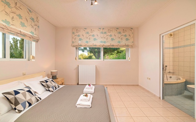 Вилла Chrysallis Heated Pool