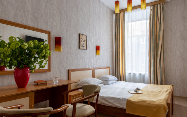 Nomera Na Ploschadi Vosstaniya Guest house