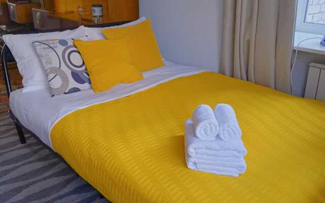 Апартаменты Интеллигентная однушка в доме Академика у метро