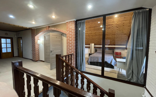 Zamok U Khudozhnika Guest House