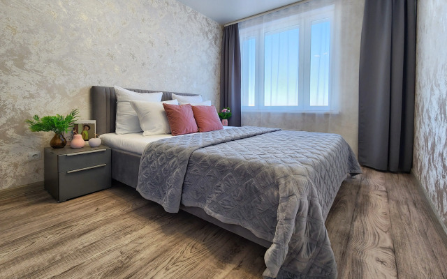 Апартаменты Уютная 3-комнатная на Взлетке возле ТРЦ Планета