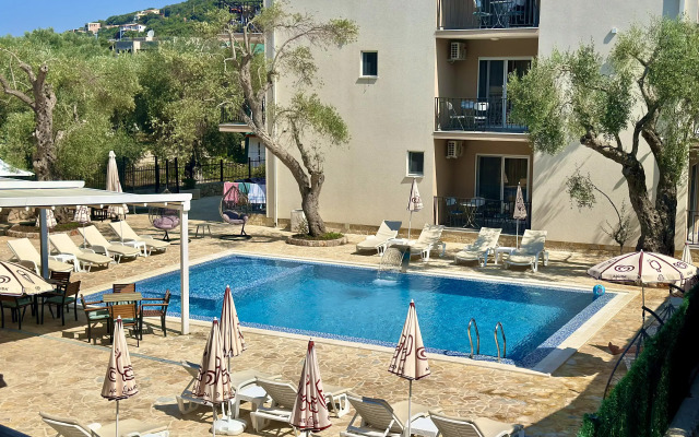 Akhdar Apart-Hotel