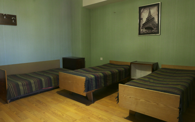 Kiki Hostel