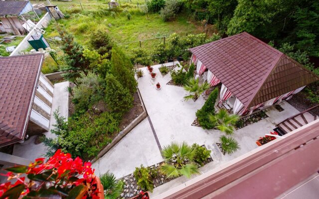 Gostevoy Dom U Yeleny Guest House