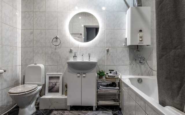 Prostornye apartamenty u Nevy Flat